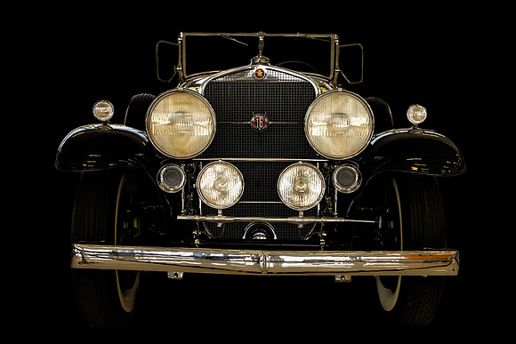 lyonblackcar