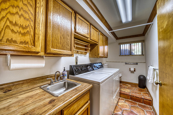 Laundry Room 1/4 Bathroom